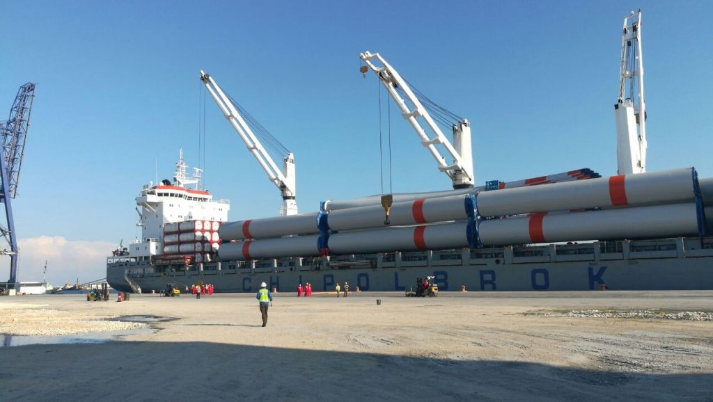 llegada aerogenadores puerto progreso parque eolico dzilam gonzalez2
