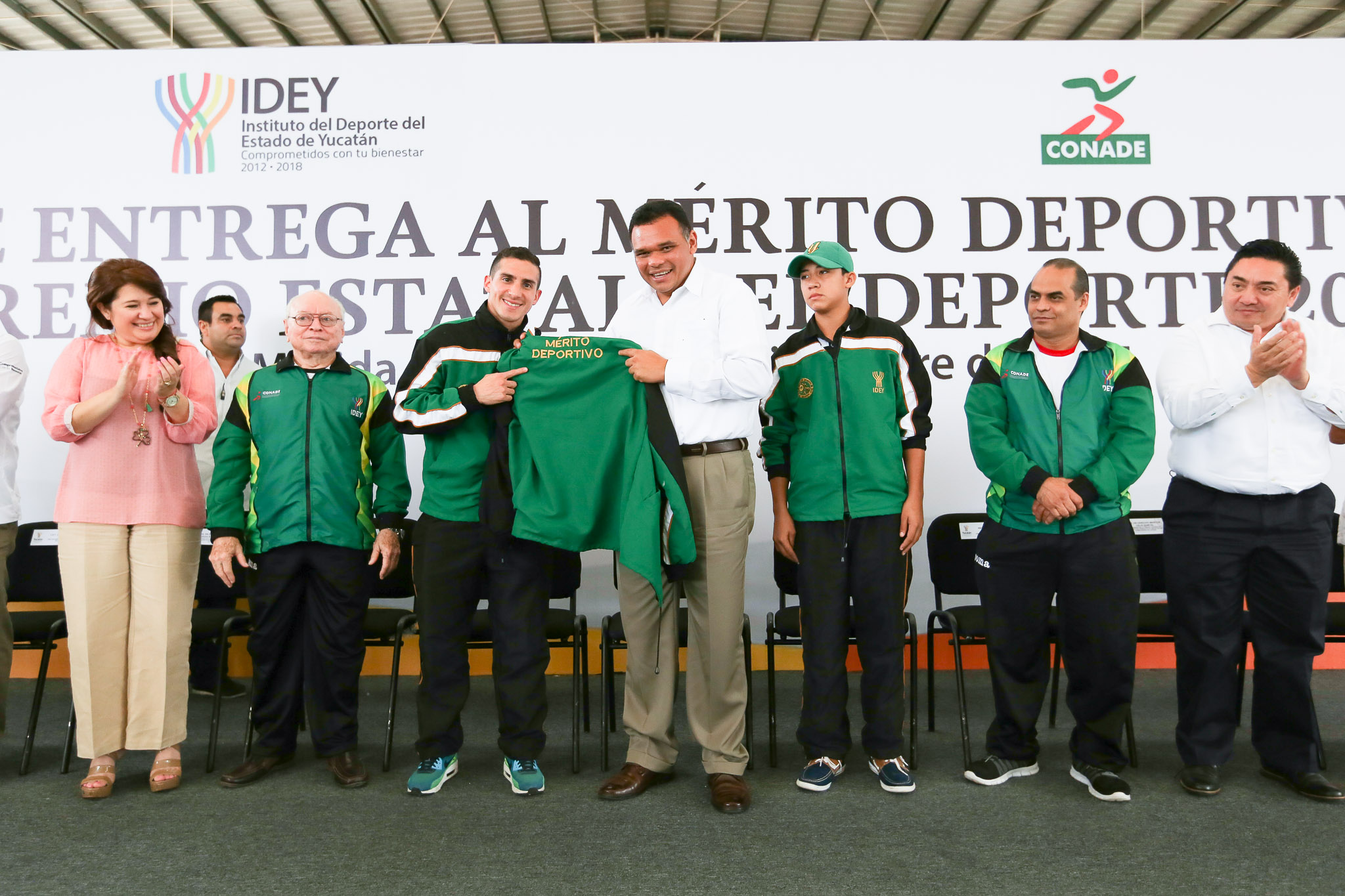 Entregan Mérito Deportivo yucateco y Premio Estatal del Deporte