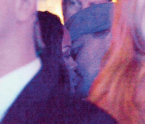 Se besan Rihanna y DiCaprio