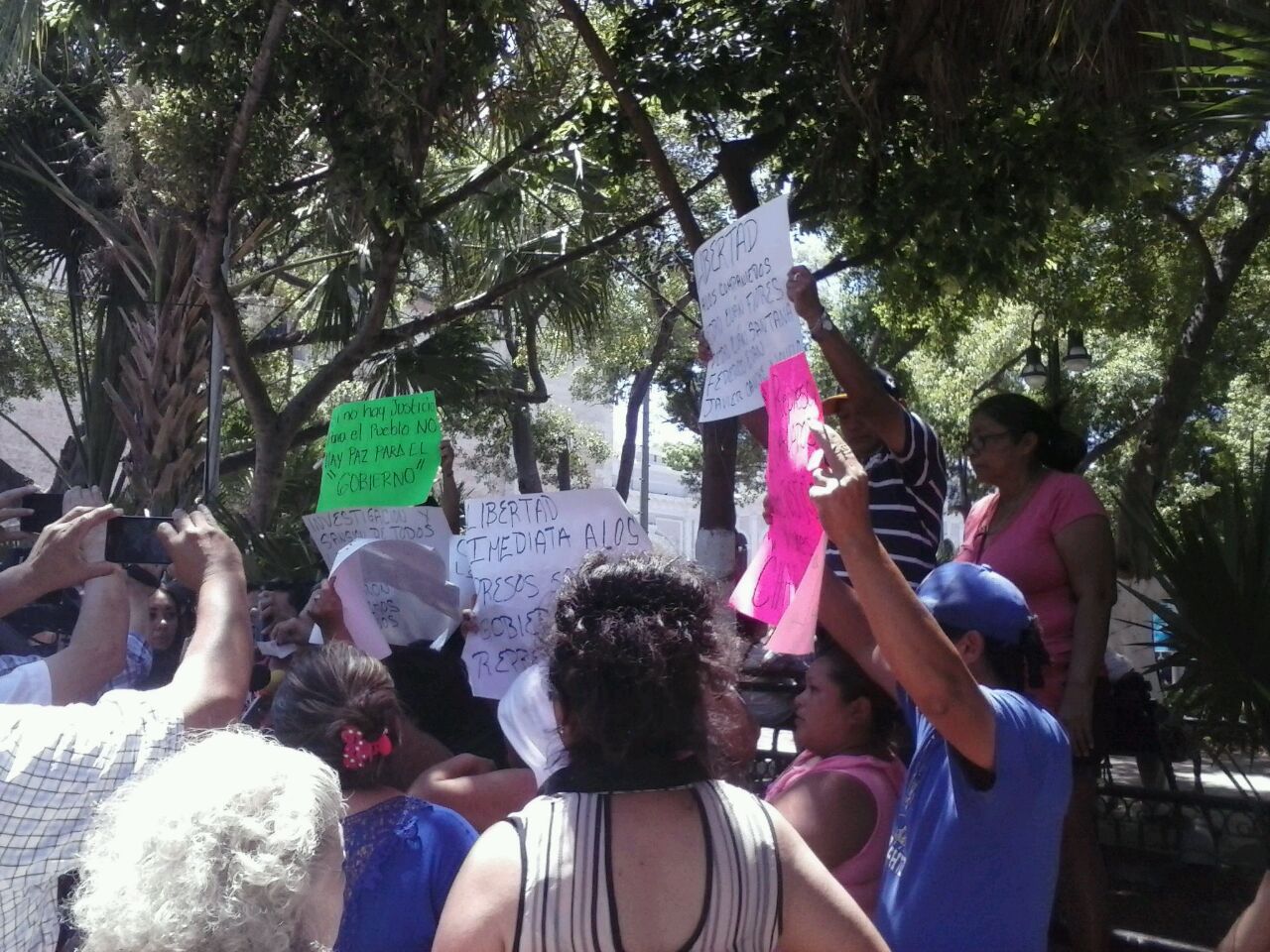 Vecinos de Chablekal protestan frente a Palacio de Gobierno