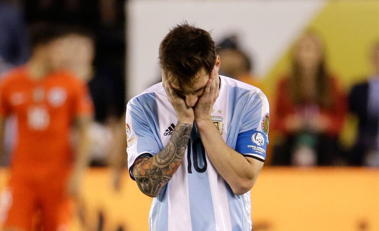 Messi renuncia a Argentina: “Se terminó la Selección, no es para mí”