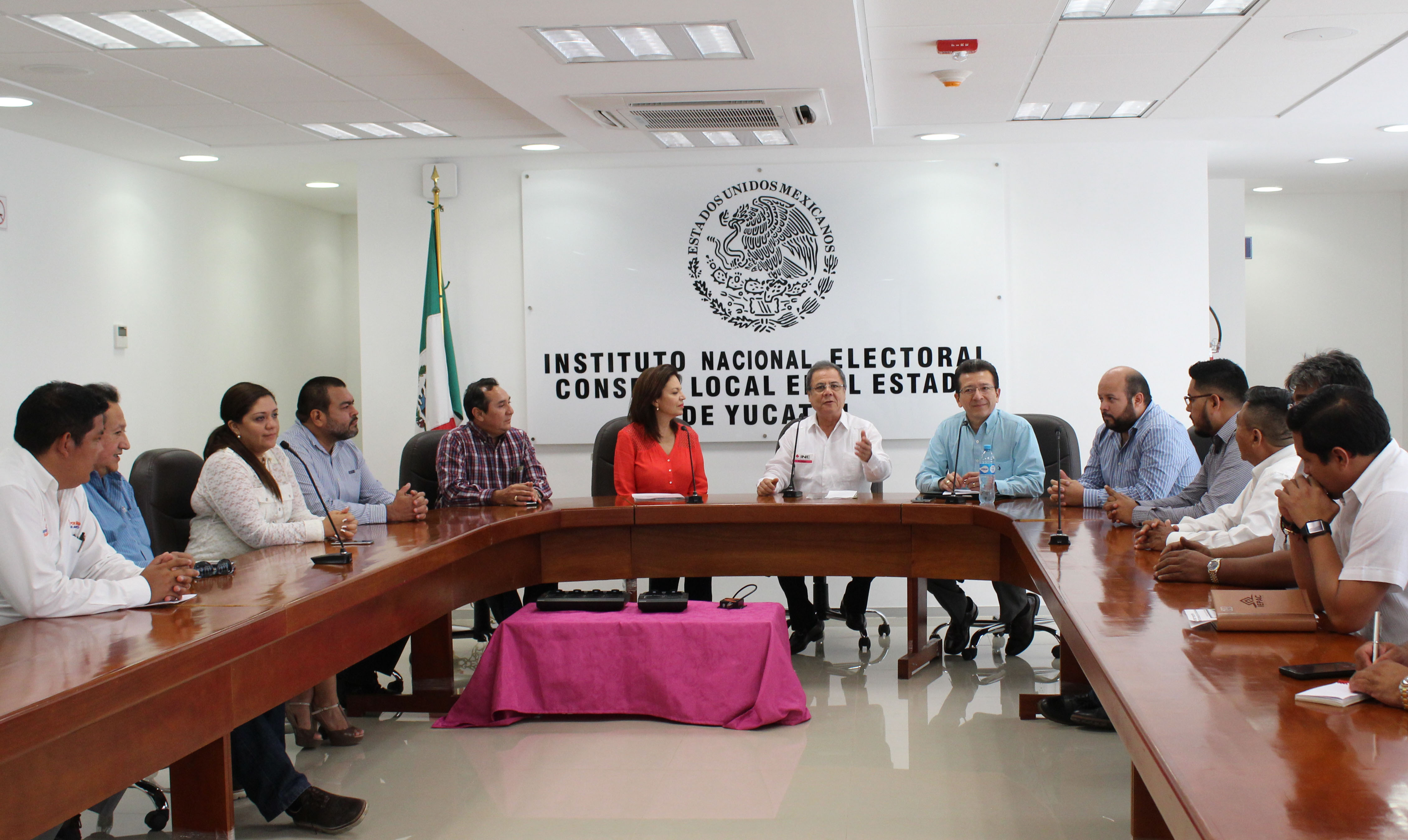 Entregan propuesta para redistritación en Yucatán