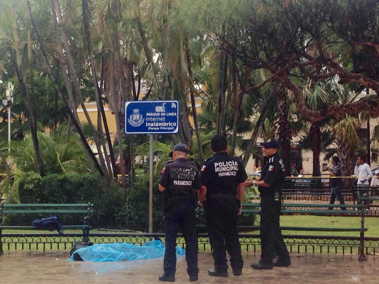 Fallece de infarto joven en la Plaza Grande de Mérida