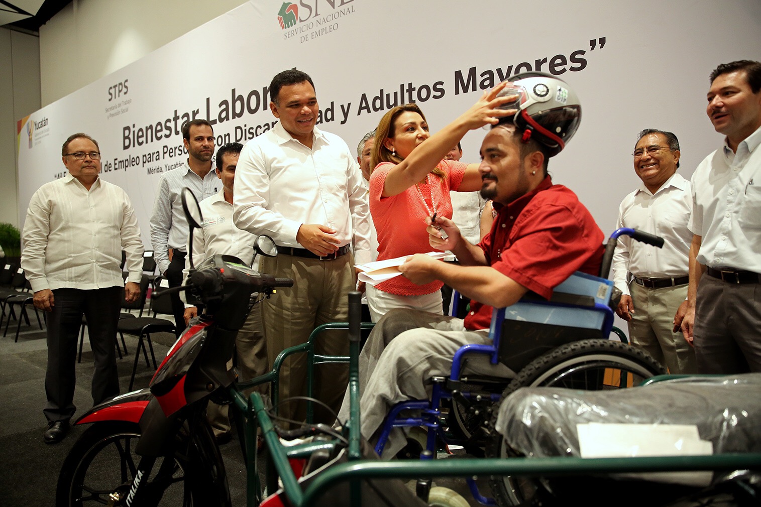 Feria de empleo para personas con discapacidad y adultos mayores