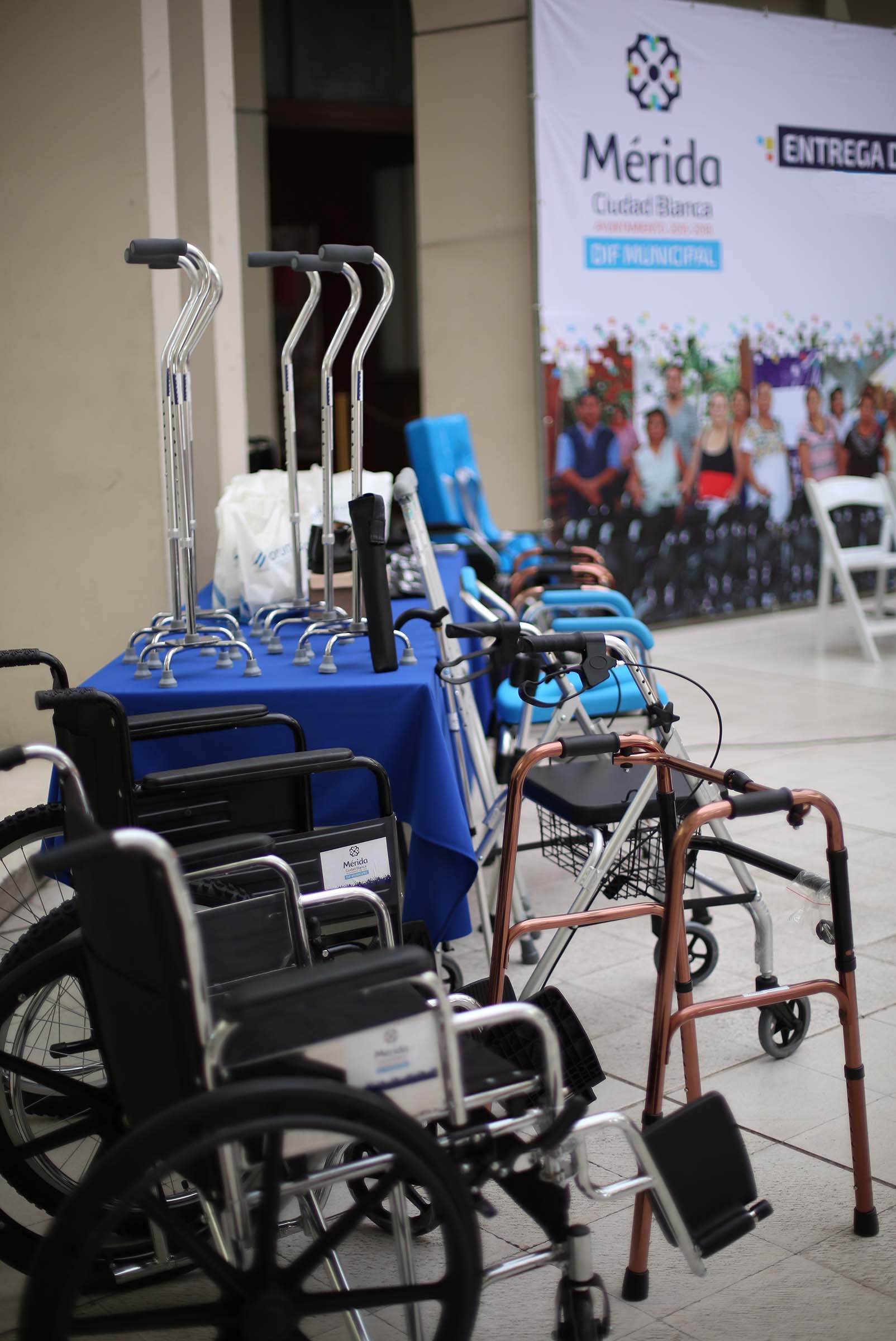 Quinta entrega de aparatos ortopedicos en Mérida 