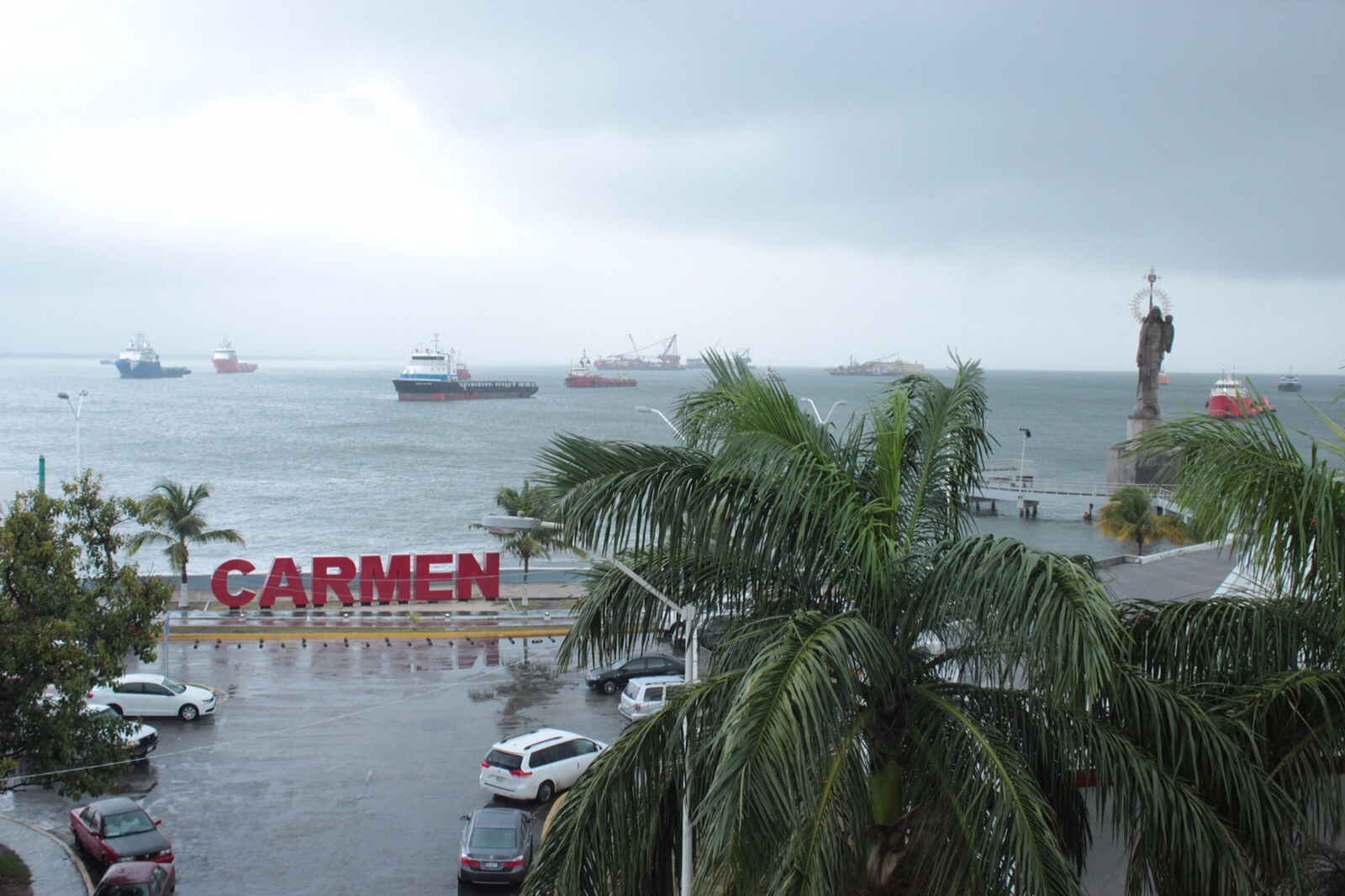 Efectos de ‘norte’ golpean litorales de sureste