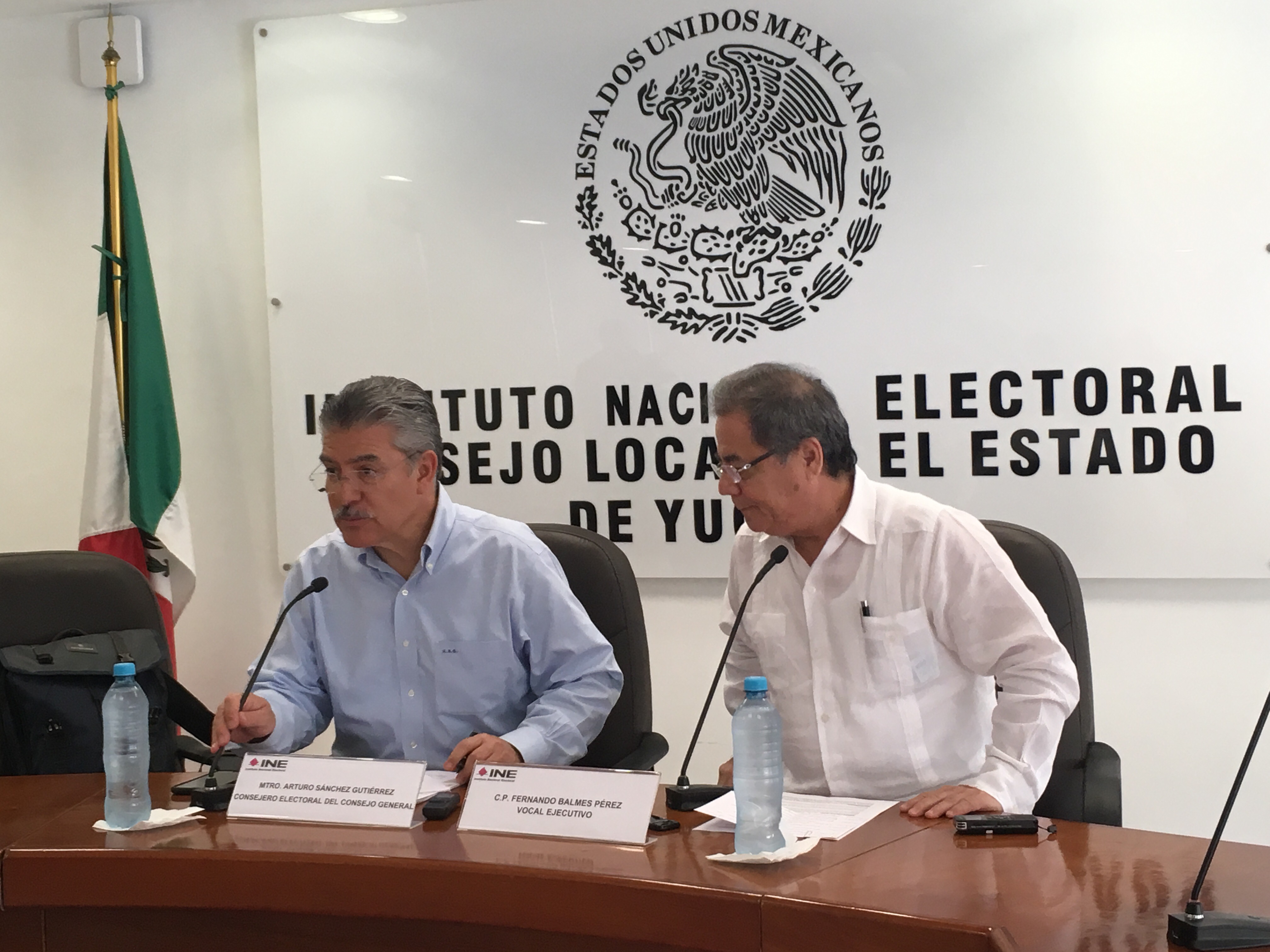 Proceso electoral mexicano en doble pista﻿