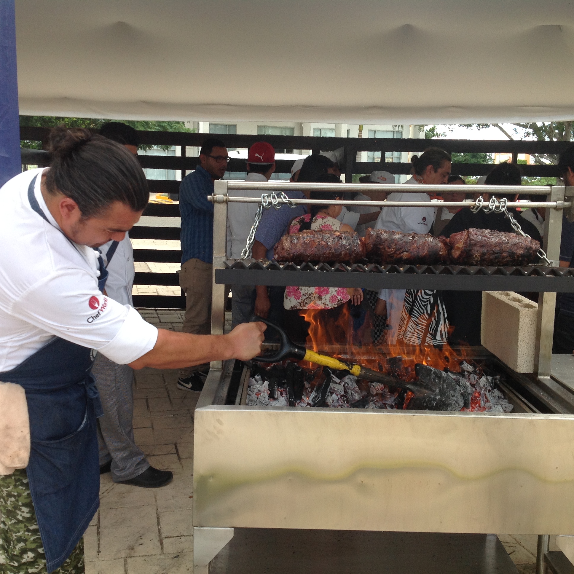 Promueven sudamericanos consumo de bife de res en Yucatán