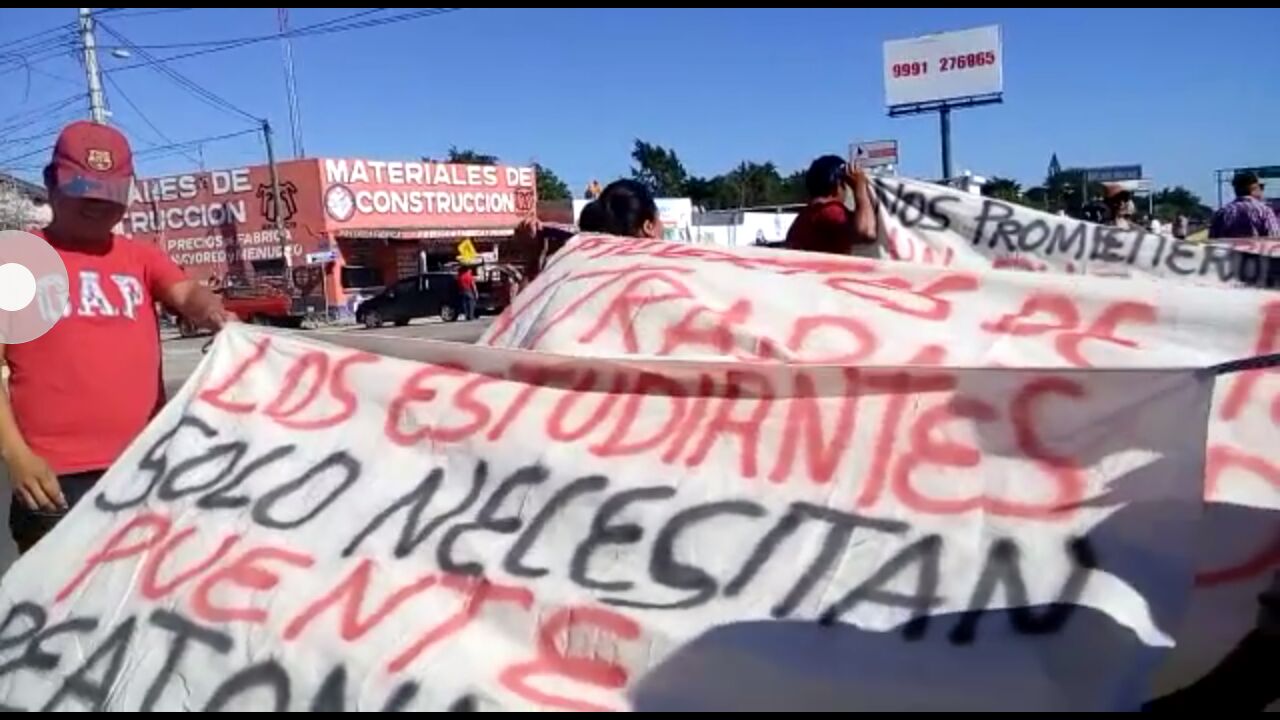 Protestan por muertes de tránsito y bloquean carretera