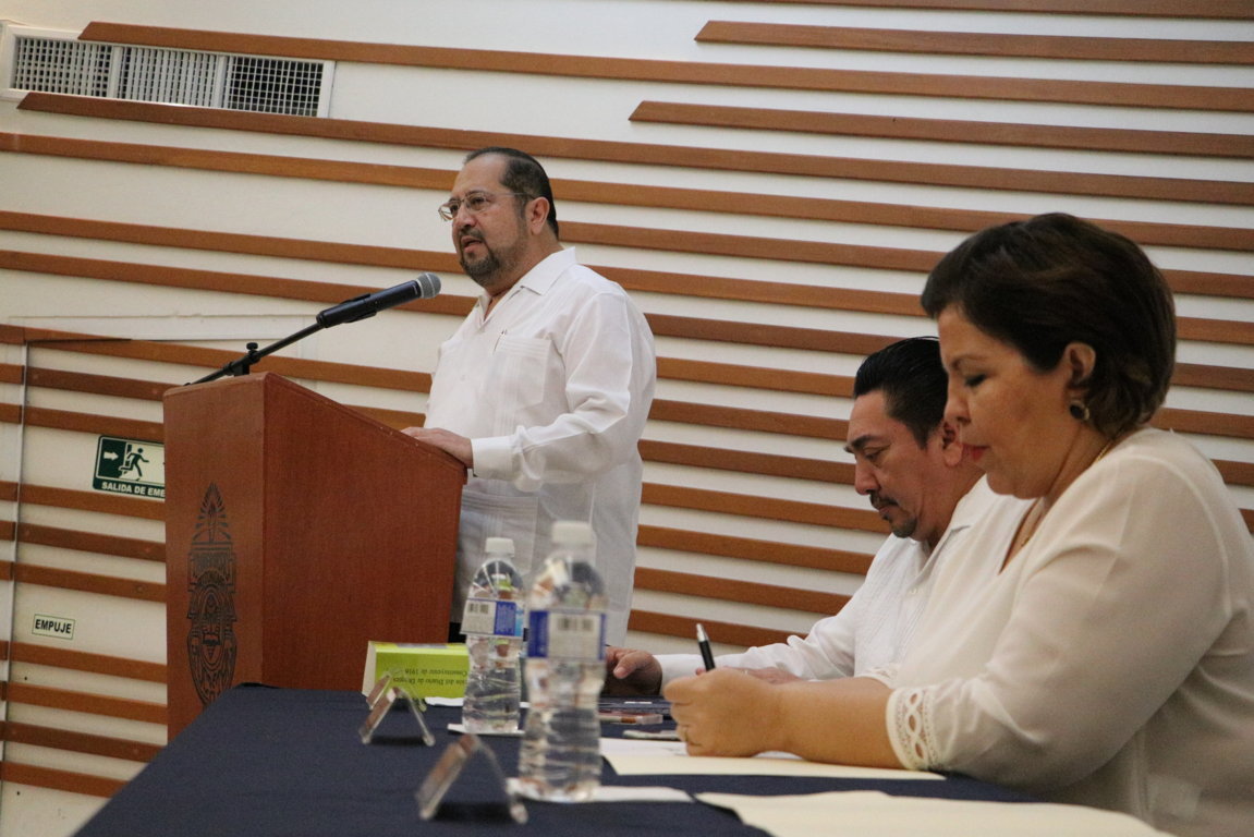 Reflexionan sobre vigencia de Constitución Mexicana