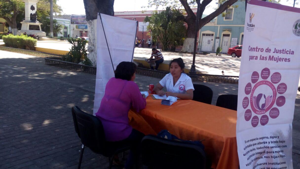 A plazas públicas información de Centro Justicia para Mujeres  