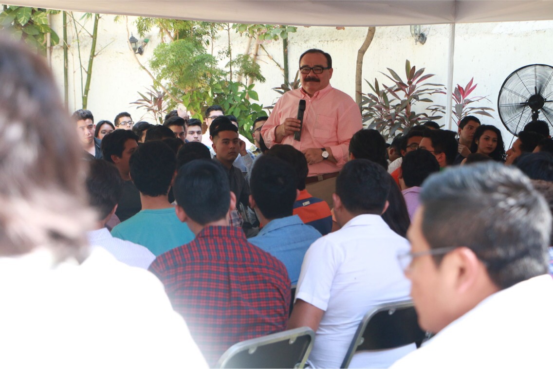 Encuentro de Ramírez Marín con jóvenes universitarios﻿