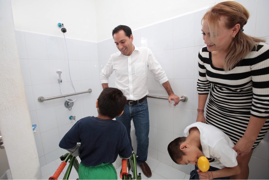Baños para discapacitados en Tahdzibichén y Emiliano Zapata Sur III