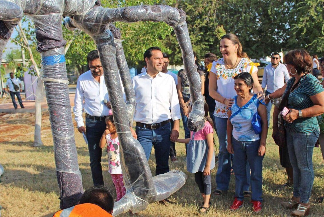 Supervisa Mauricio Vila rehabilitación de parque en colonia El Roble Agrícola