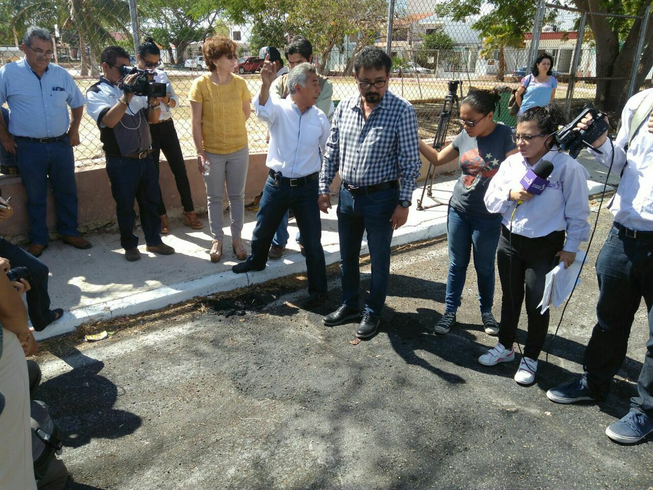 Evalúan en Mérida daños a vialidades recién construidas
