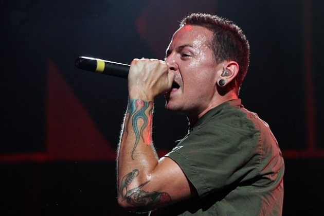 Reportan suicidio de Chester Bennington, vocalista de Linkin Park