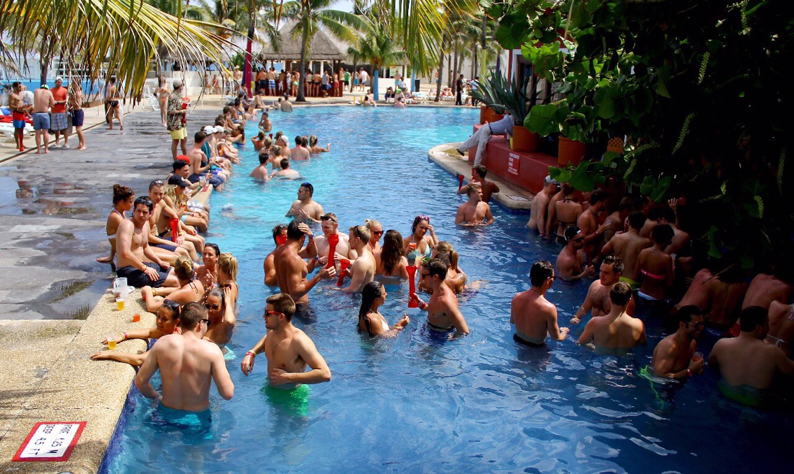 Aptas' para uso recreativo playas y albercas en Cancún | LectorMx