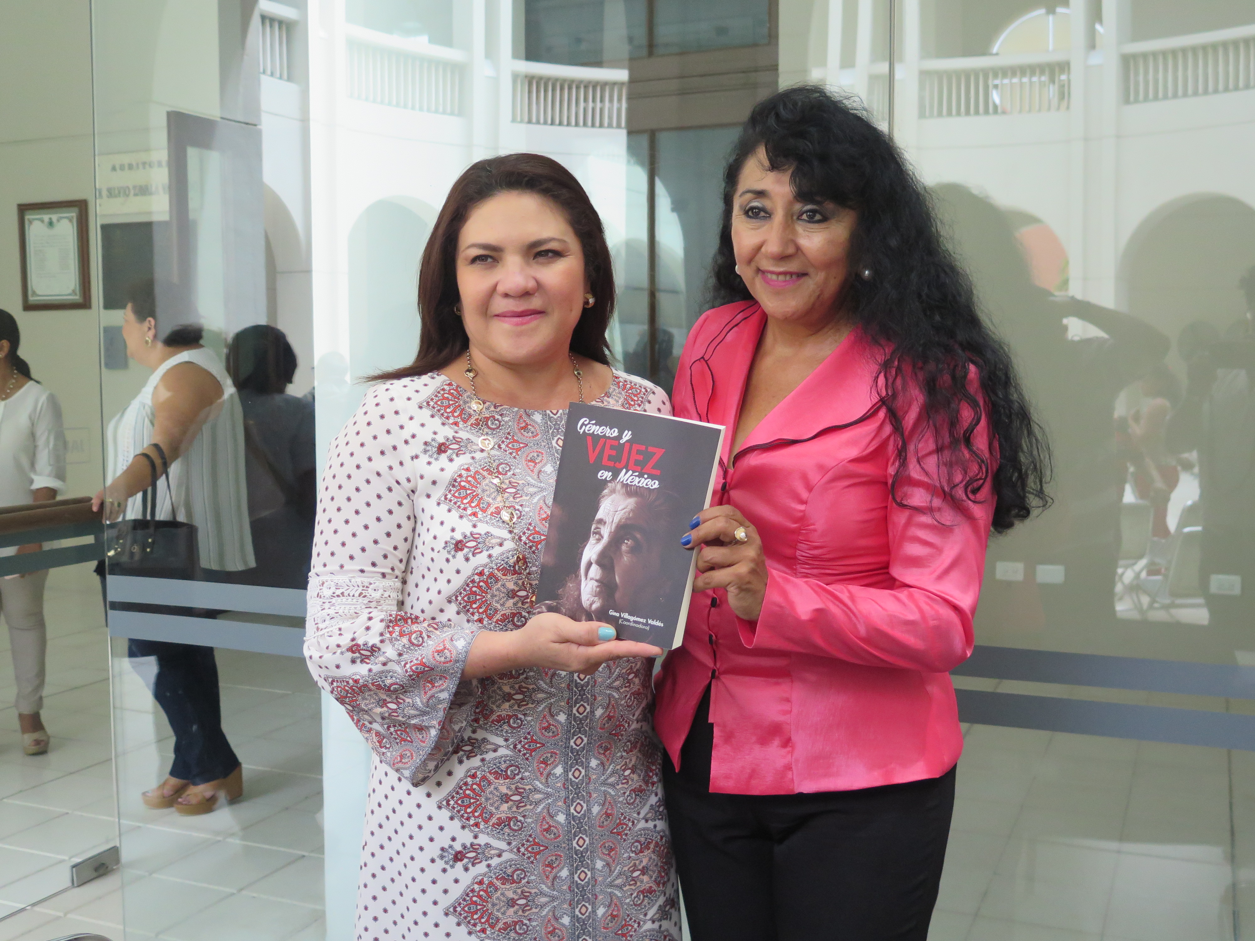 Presentan libro Género y Vejez en México
