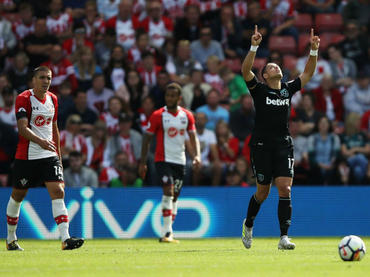‘Chicharito’ debuta como goleador del West Ham