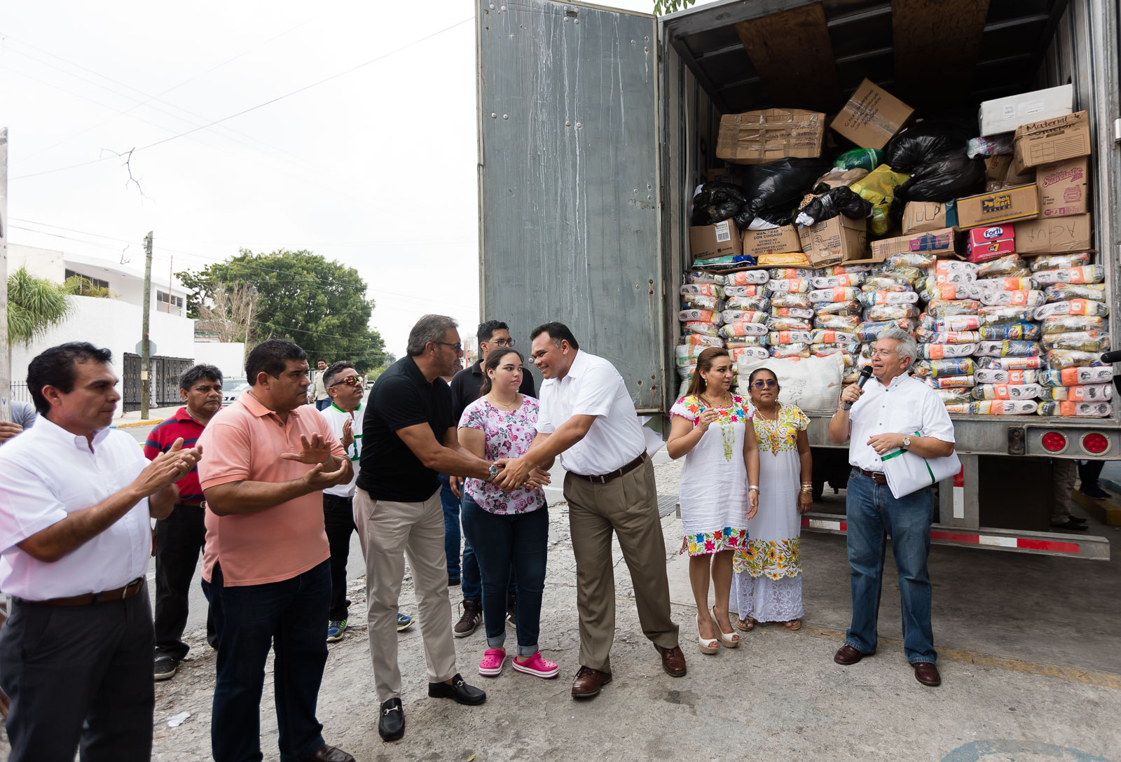 Más de 132 toneladas de ayuda yucateca a Oaxaca y Chiapas