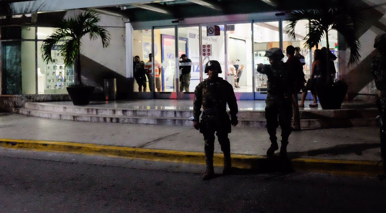 Estaban tras narcos policías ejecutados en Cancún