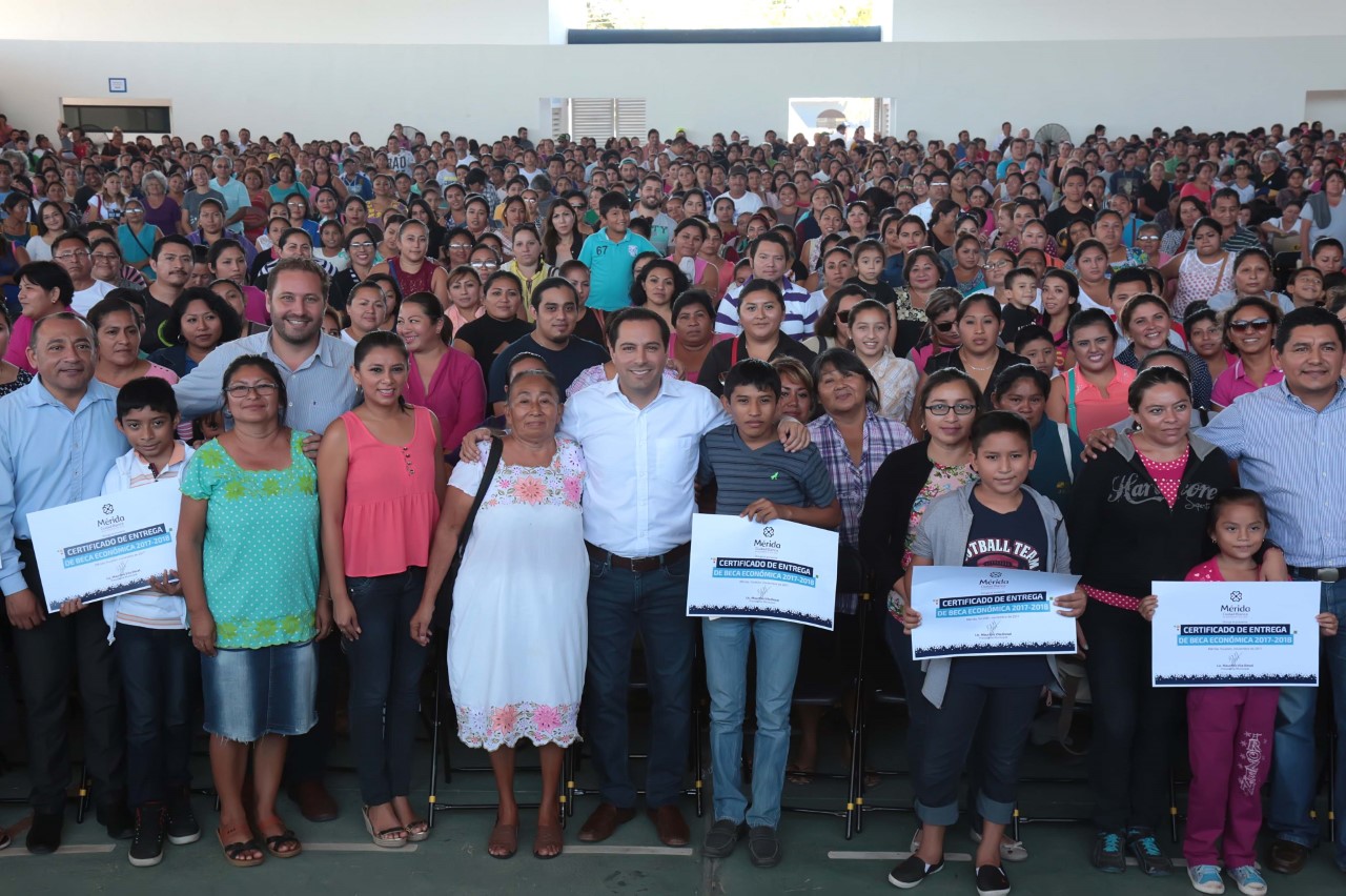 Aumentan becas escolares en actual trienio del Ayuntamiento de Mérida