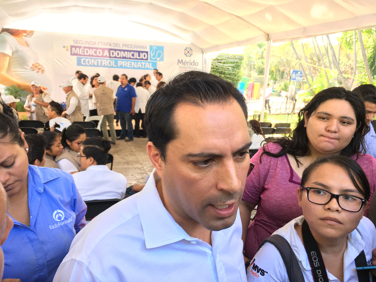 Vila Dosal concede vida a Frente en Yucatán
