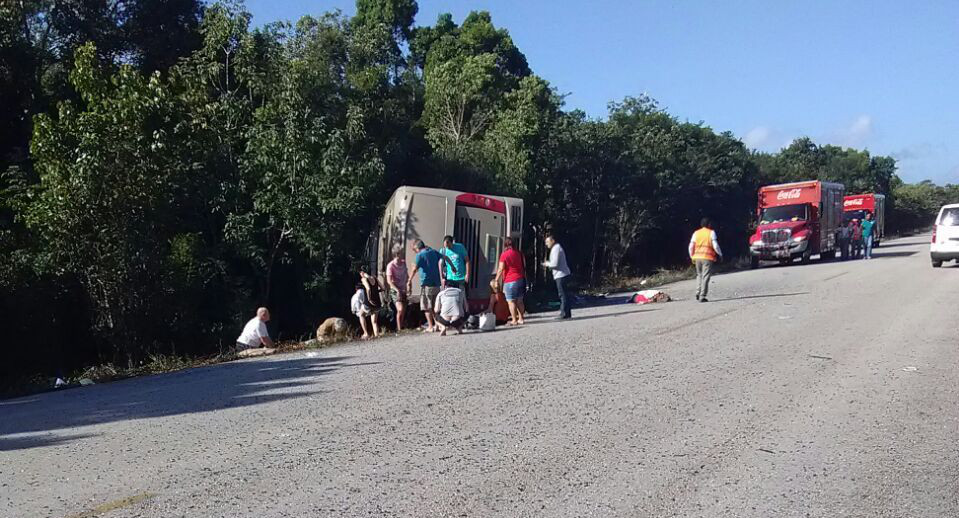 Accidente de turistas en Quintana Roo: 12 muertos y 18 lesionados