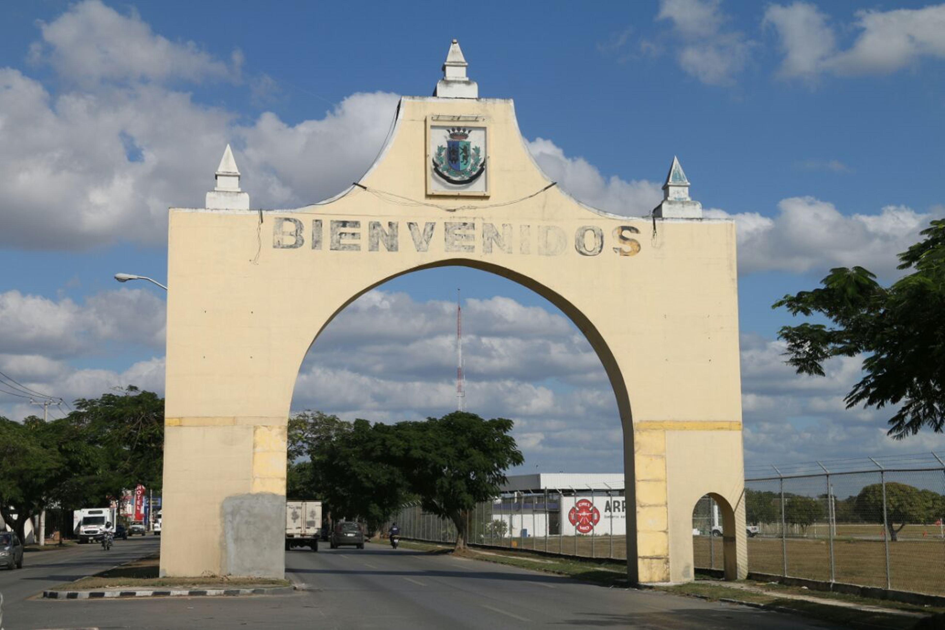 Remozarán arco de Avenida Internacional en Mérida