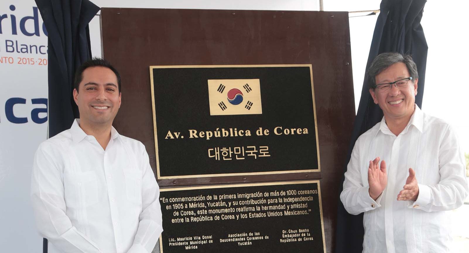 Develan placa que conmemora nombramiento de Avenida “República de Corea” 