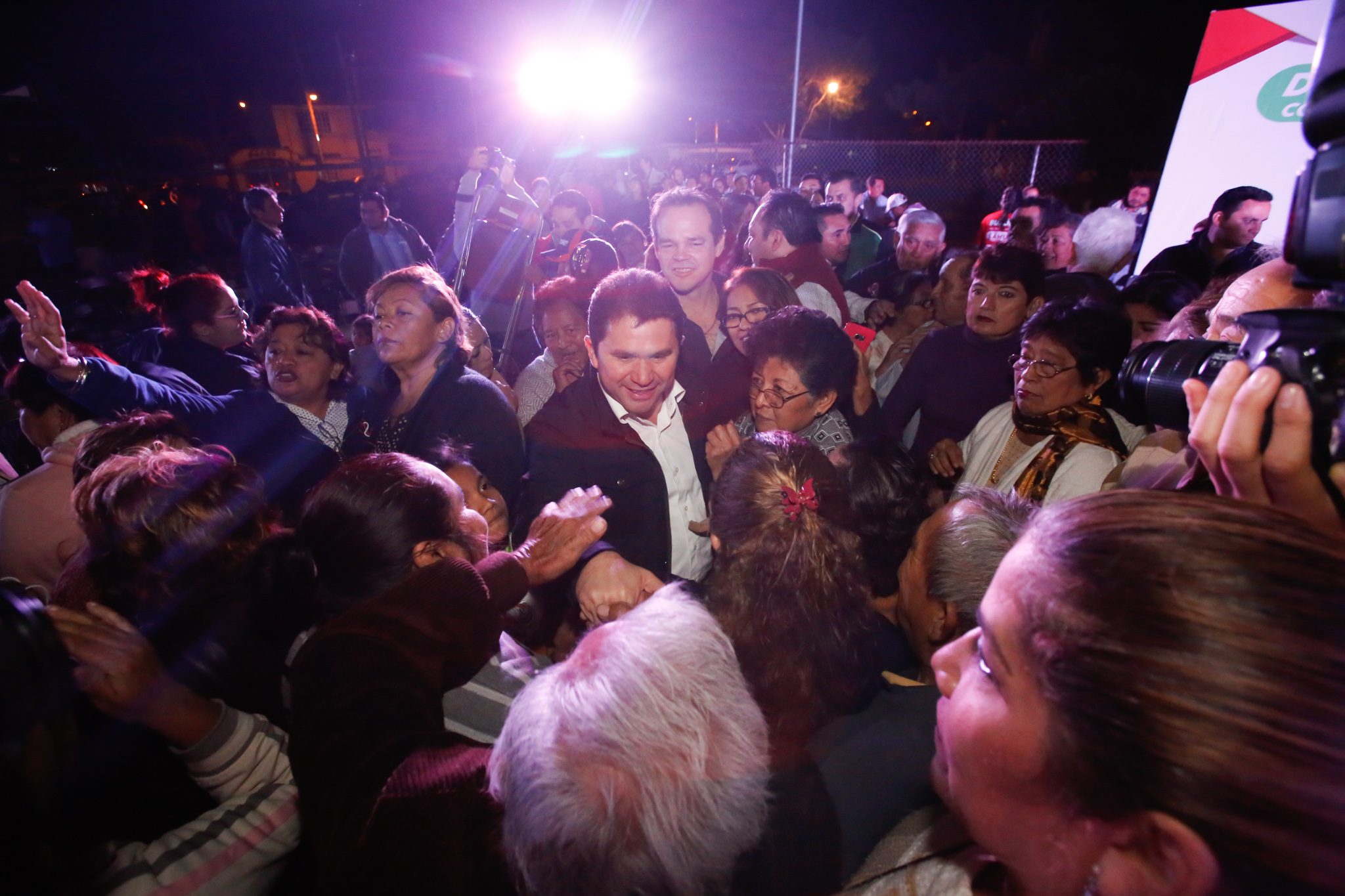 Encuentro de Sahuí con familias priistas del sur de la ciudad