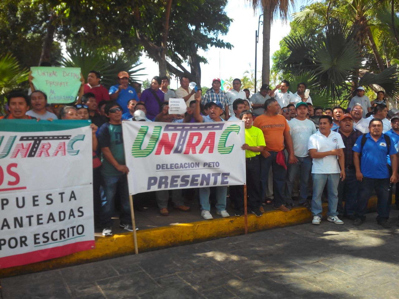 Transportistas yucatecos reclaman subsidios a combustibles