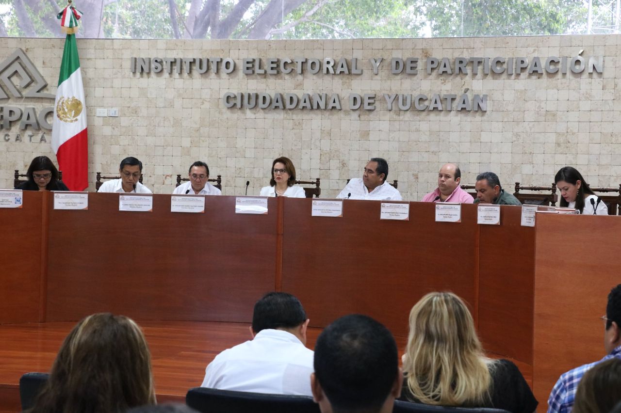 Ponen lupa a más tres mil candidatos en Yucatán