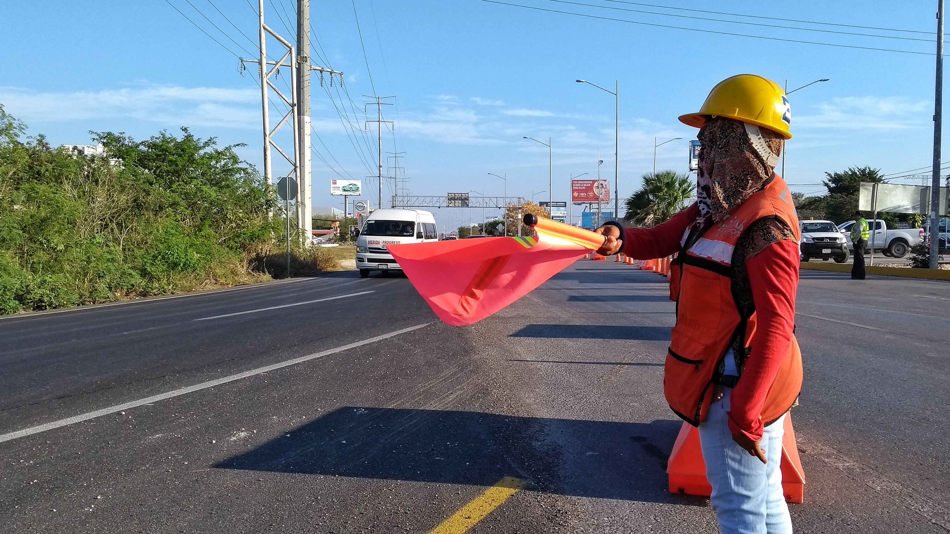 Caos, atraso y hasta insultos en cierre del puente en salida a Progreso (video)