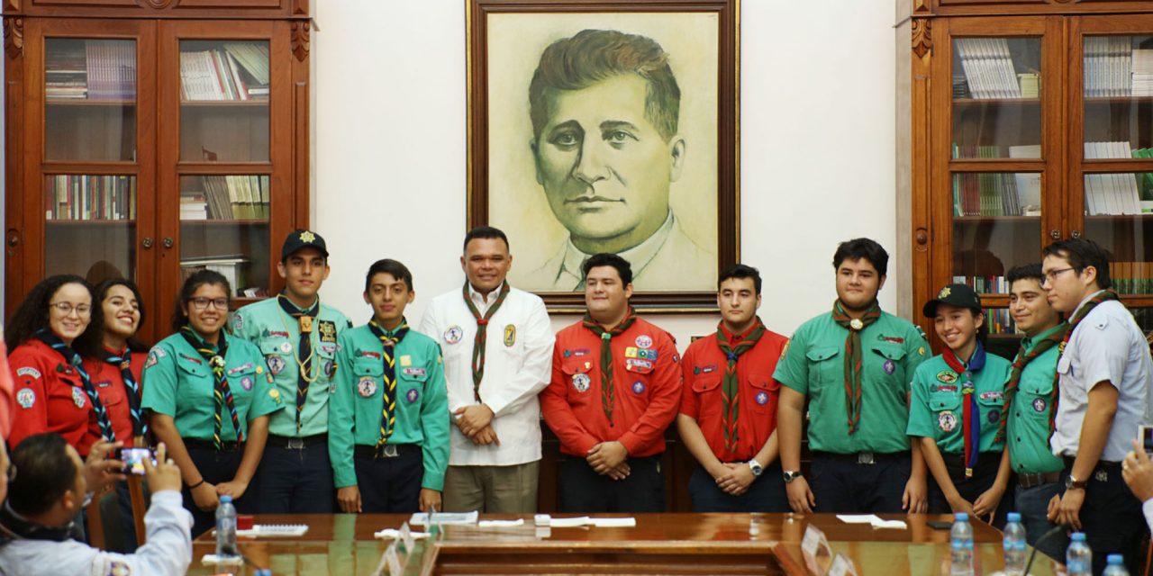 Escultista y activo combatiente de rezago educativo #Yucatán