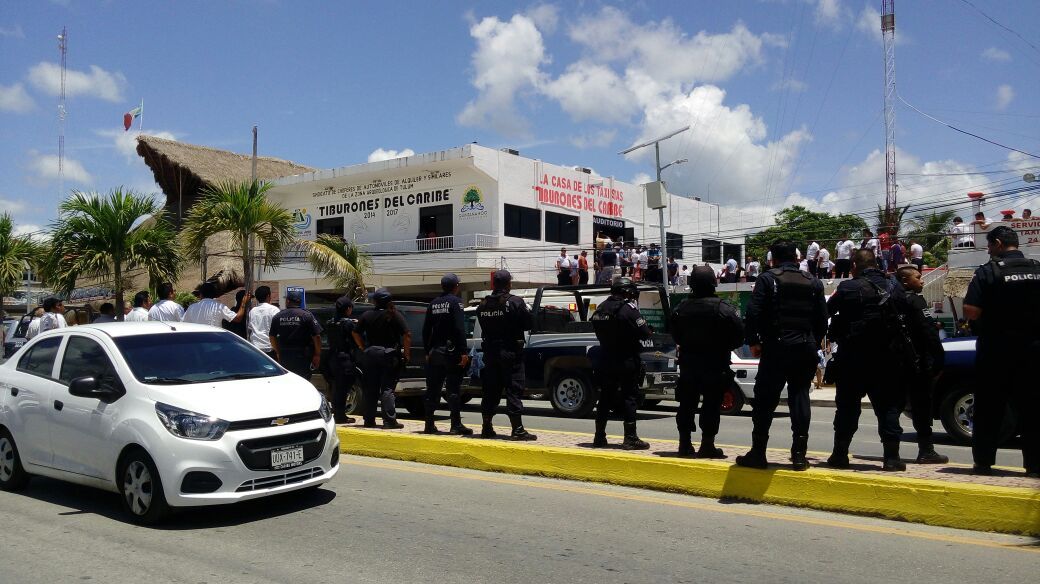 Llegan a golpes en Sindicato de Taxistas de Tulum; 20 lesionados (Vídeo)