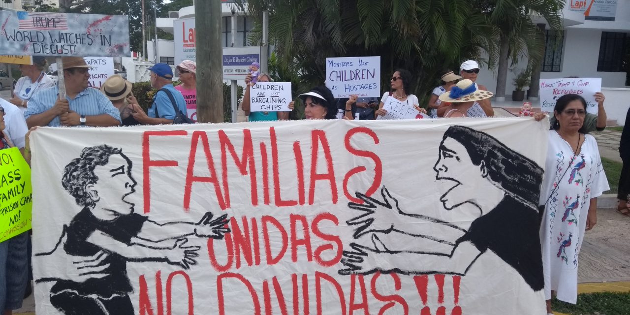 Repudian política migratoria de Trump frente a Consulado EU en Mérida
