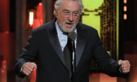 Robert De Niro insulta a Donald Trump en los premios Tony