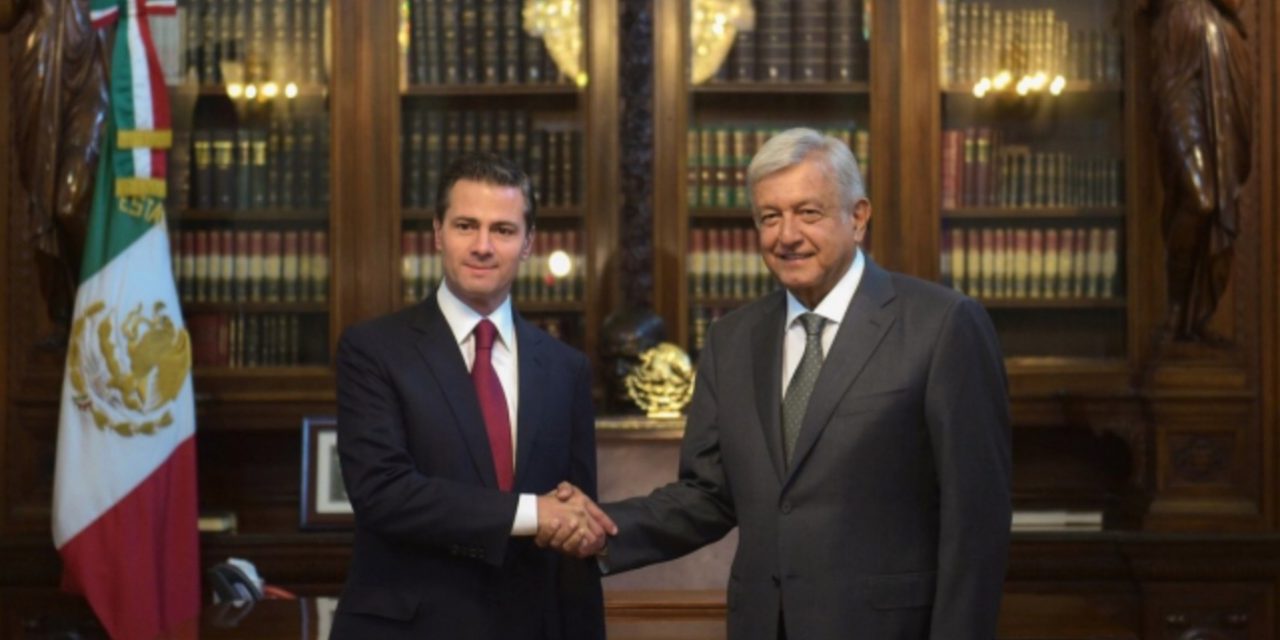 Peña Nieto dialoga con López Obrador en Palacio Nacional