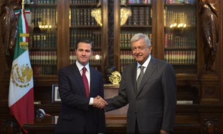 Peña Nieto dialoga con López Obrador en Palacio Nacional