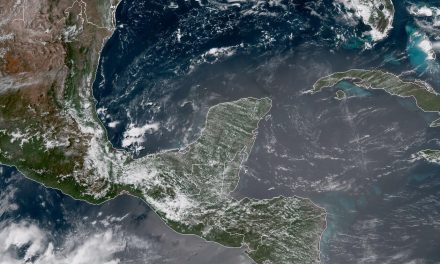 Mucho calor y lloviznas vespertinas en Península de Yucatán, este fin de semana