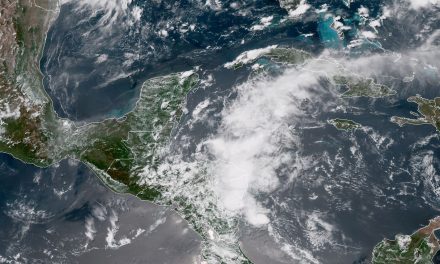 Dos ondas tropicales traerán más lluvias en Península de Yucatán