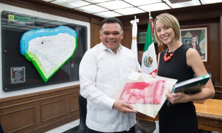 Se presenta Courtney Beale, nueva cónsul de EU en Mérida