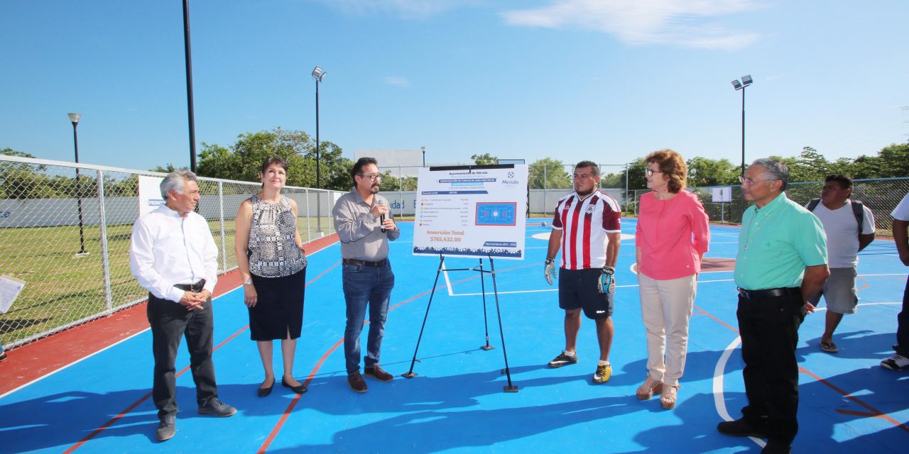 Alcaldesa María Fritz entrega nueva cancha de usos múltiples en Ciudad Caucel