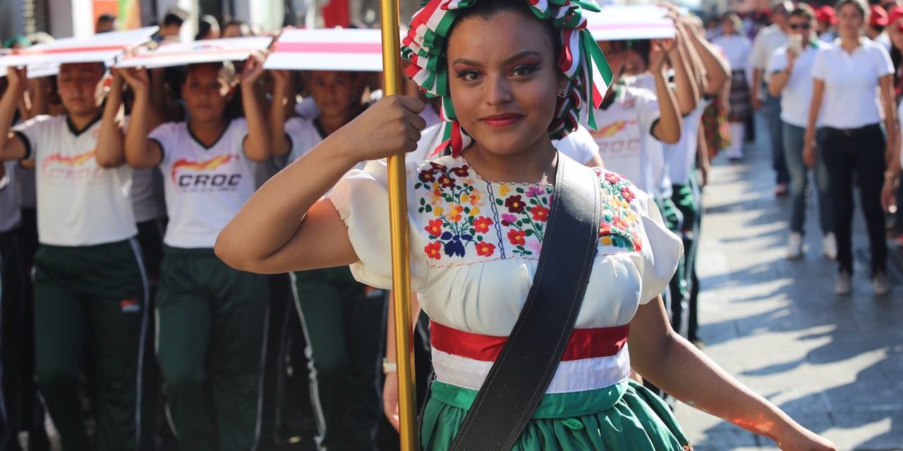 Mauricio Vila, en su primer desfile de la Revolución Mexicana