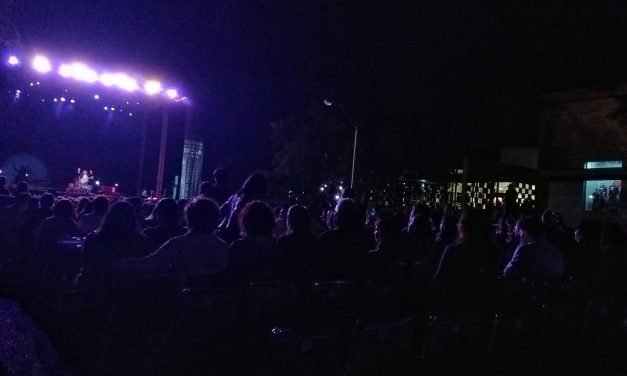 Crónica breve del concierto de ‘¿esa quién es?’, que empezó 2 veces (video)