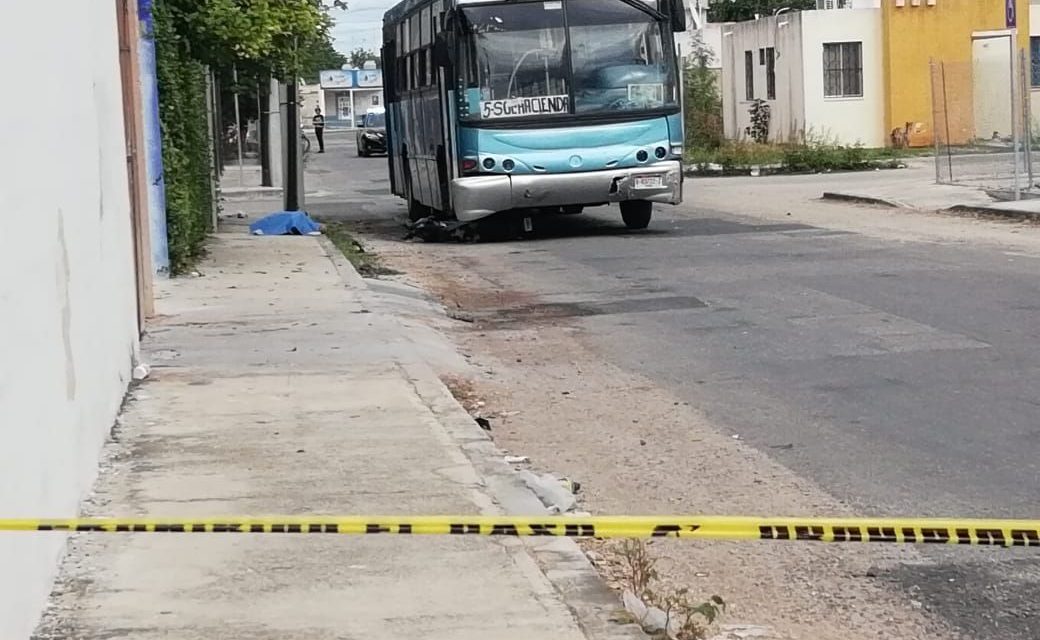 Autobús atropella y mata a motociclista en Ciudad Caucel