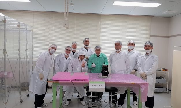 Joven mexicano mete mano en nanosatélite “Aoba Velox IV”