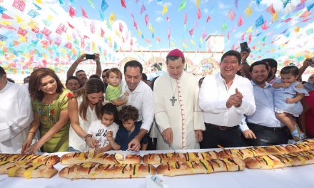 Vila Dosal participa en celebración de Día de Reyes en Tizimín