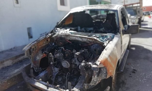 Dañan ‘incendiarios’ tres vehículos en Centro Histórico Mérida